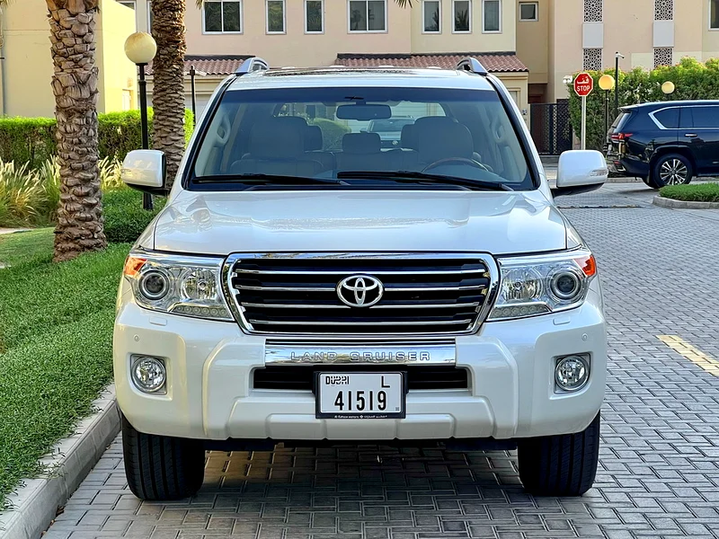 2013 تويوتا لاند كروزر GXR V6 4.0 لتر، شركة جي سي سي الفطيم، سجل صيانة كامل، حالة ممتازة62931649040771111