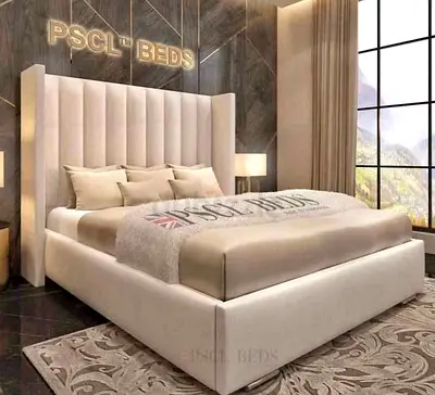 Elegant Queen-Size Upholstered Bed with Contemporary Design