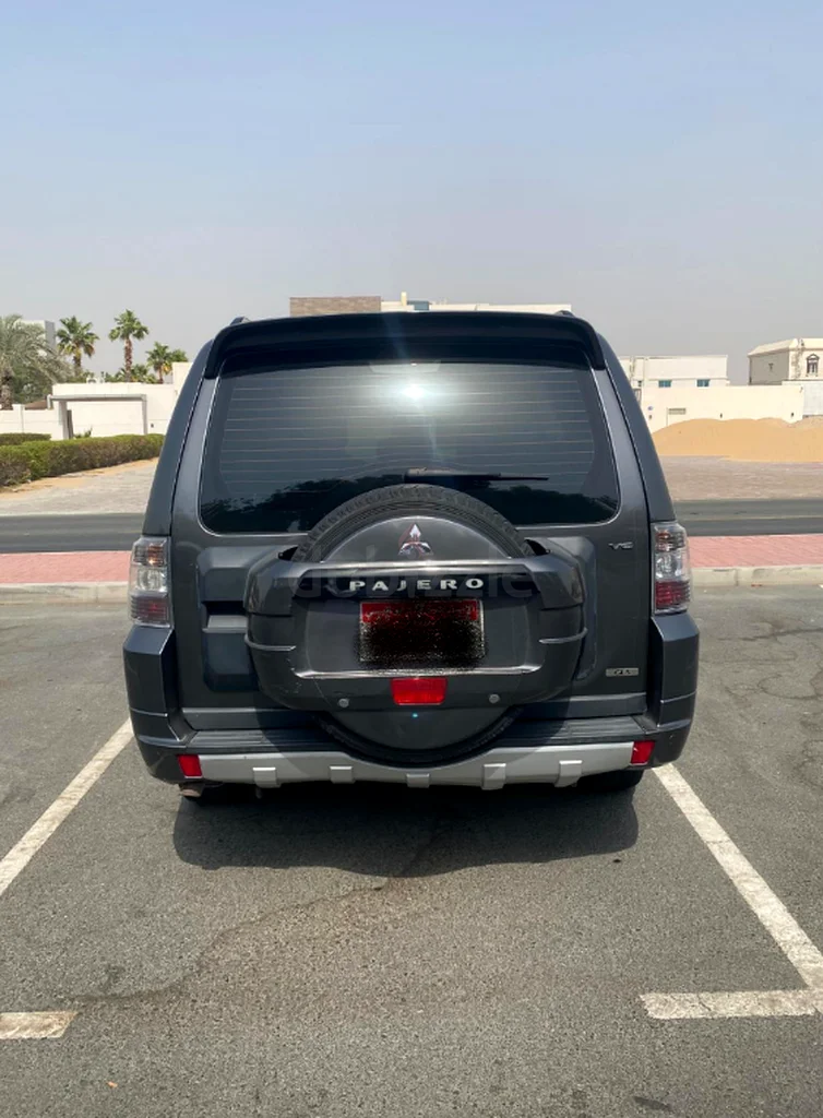 Mitsubishi Pajero GLS 5 Door -63152749972739113