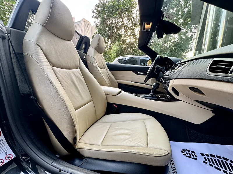 BMW Z4 Hardtop Convertible 2010 – Immaculate Condition | Six cylinders62930626668930114