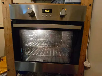 Zanussi Built-In Oven – Modern Cooking Made Easy!