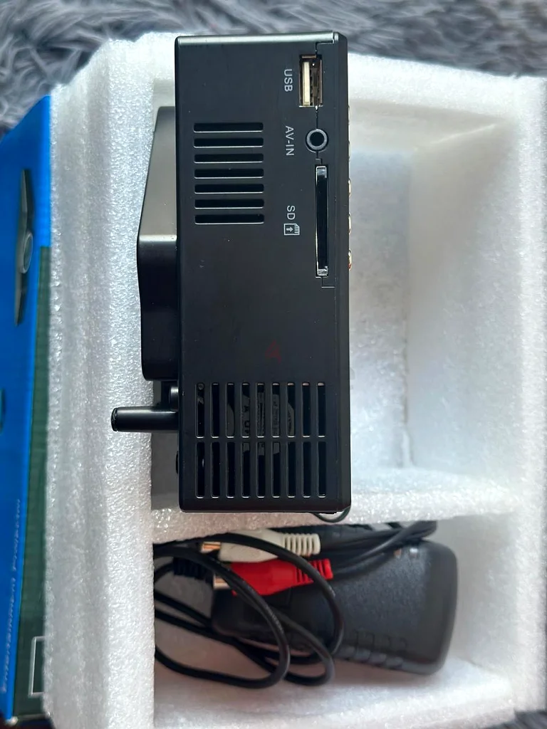 Compact Mini Projector - Perfect for Home Entertainment!63264092425346114