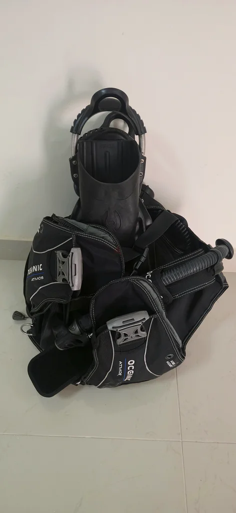 Oceanic Scuba BCD / 2 Fins63241659297537113