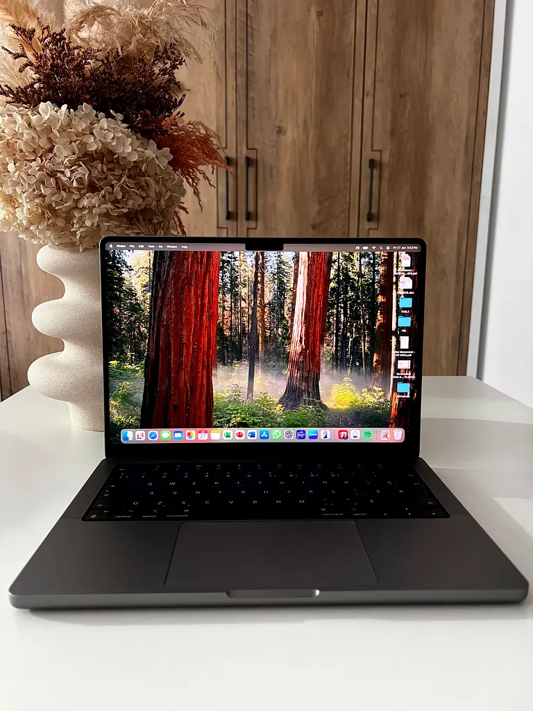 BRAND NEW - MacBook Pro 14-inch MTL73 M3 Chip with 8 core CPU 512GB