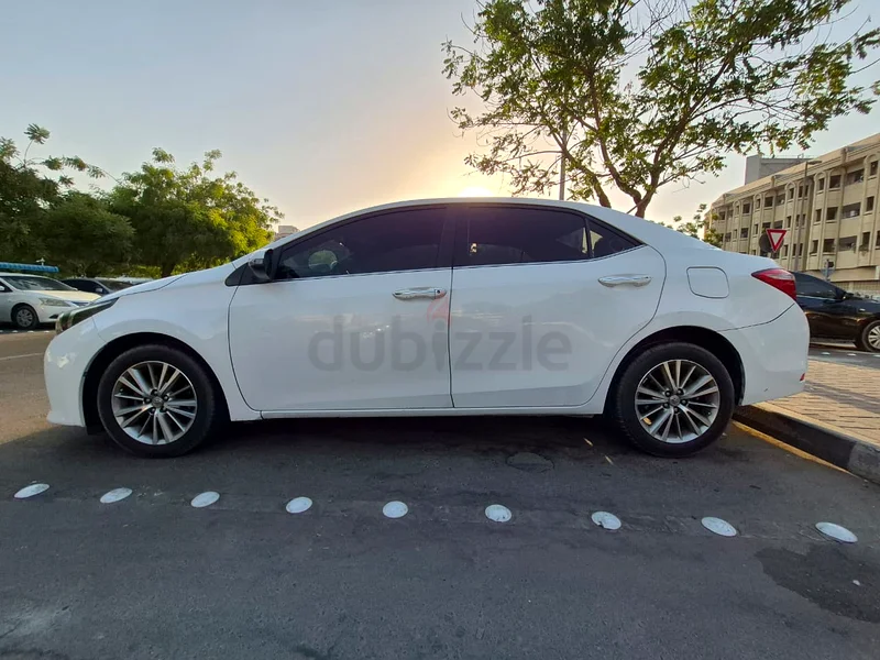 Toyota Corolla SE+ 2016 model Limited edition(GCC)63138275752834111