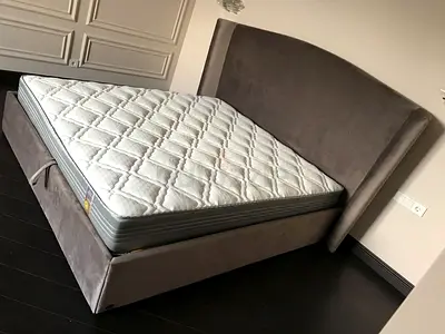 Elegant Queen-Size Upholstered Bed Frame