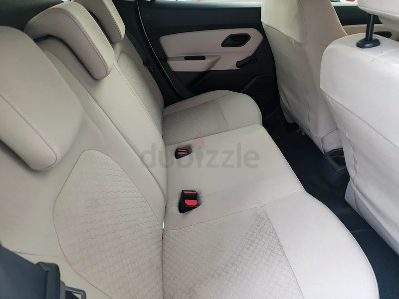 رينو داستر بدون أي طلاء / محرك 2.062929645329409114