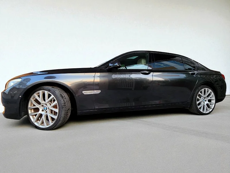 BMW 750i V8 | 2011 | Fully Loaded | GCC Specs | Excellent Condition63177101744387114
