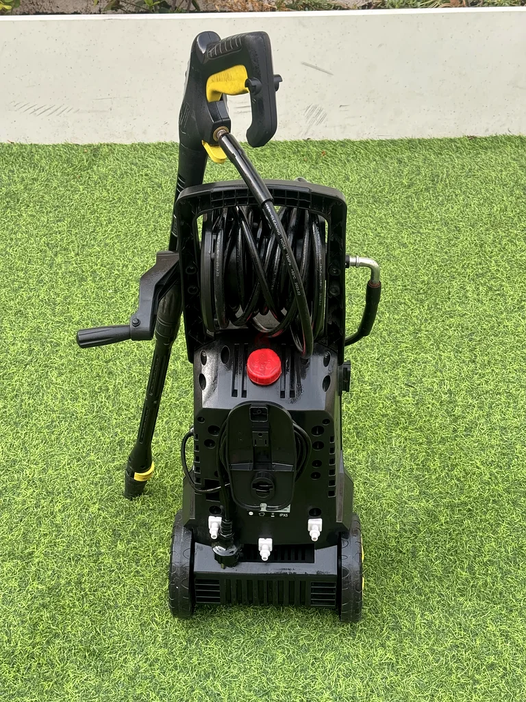 Powerful Pressure Washer - Clean Your Outdoors with Ease!63251899429379112