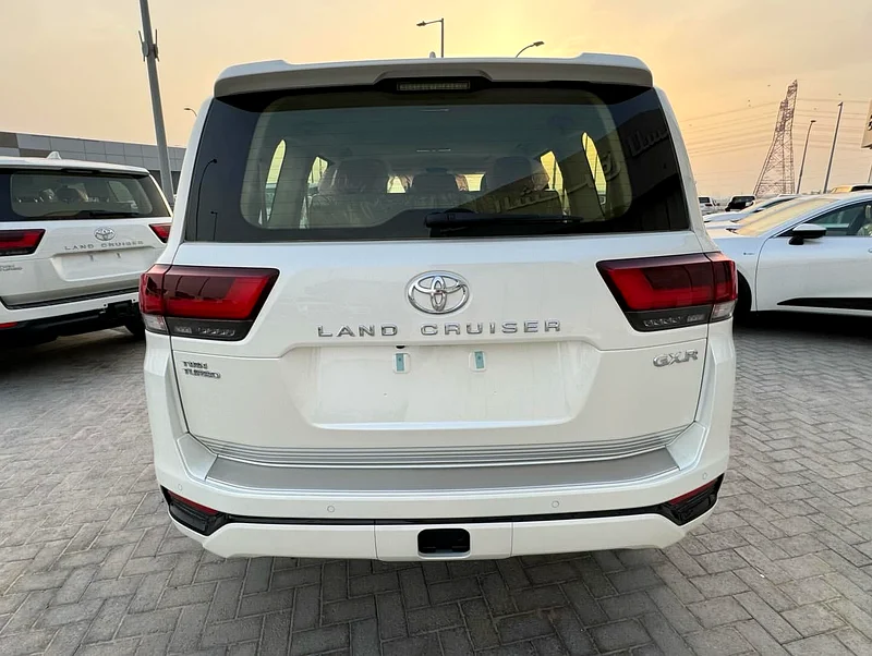 GXR Twin Turbo - 3.5 2025 Toyota Land Cruiser Station63141657071746113