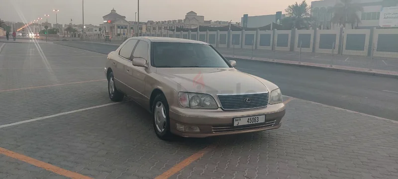 Lexus LS-40063149580437250111