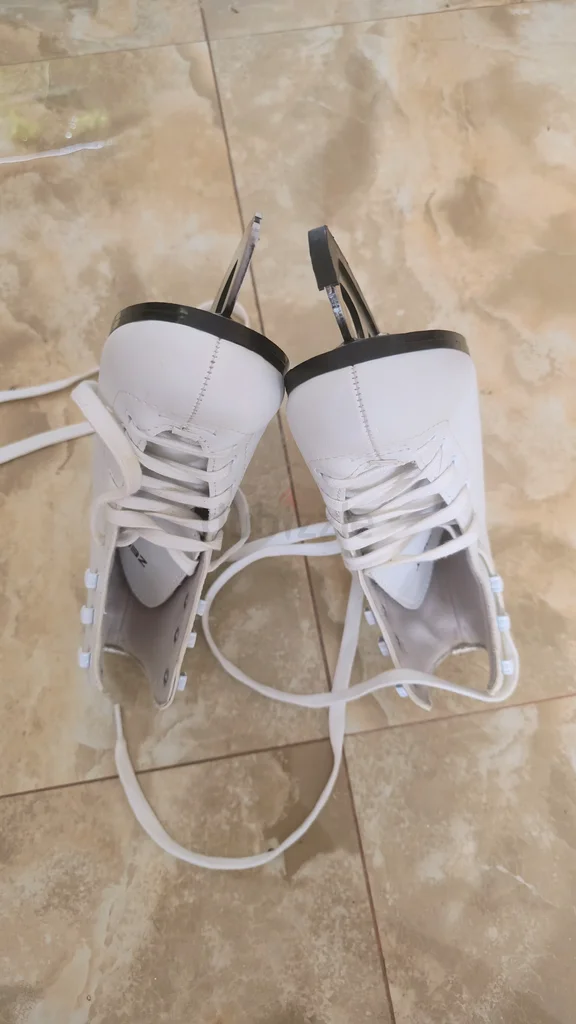 For Sale Zelart Ice skates63247251329793112