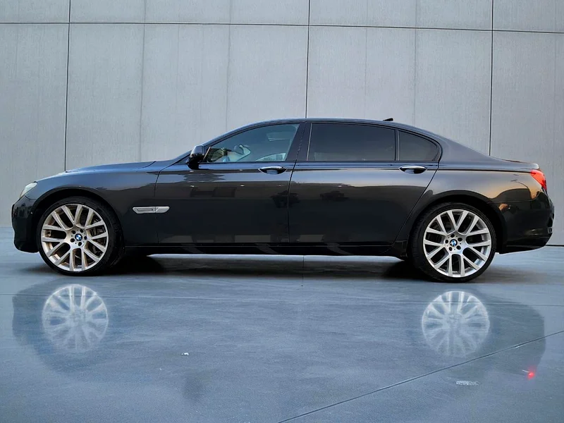 BMW 750i V8 | 2011 | Fully Loaded | GCC Specs | Excellent Condition63177101744387112