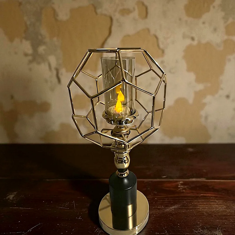 حامل شموع ذهبي حديث مع لهب LED - ديكور منزلي أنيق63222841139842111