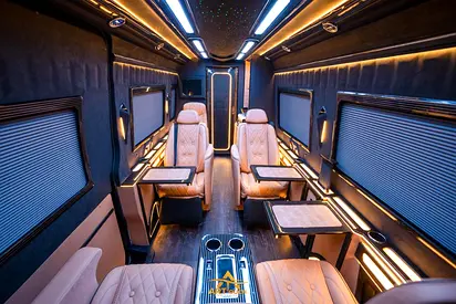 Mercedes Benz Sprinter D516 GCC zero km