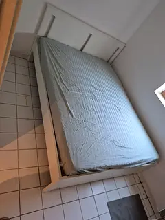 Bedroom + study room + Attached Bathroom - 1 min to Bus Stop 10 Minutes to Metro Station