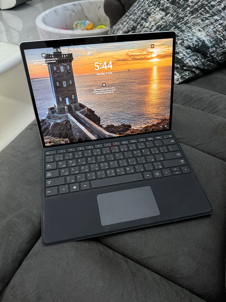 مايكروسوفت سيرفيس برو 8628638260066591121