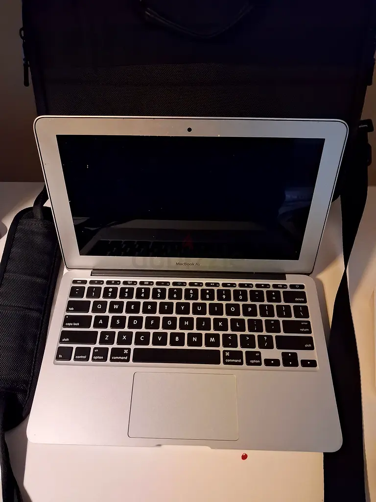 Apple MacBook Air - Thin, Light, and Powerful!63255533200513116