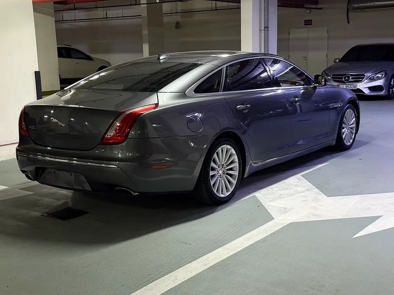 جاكوار XJL 2015، حالة ممتازة، مناسبة للخليج63176617551107113