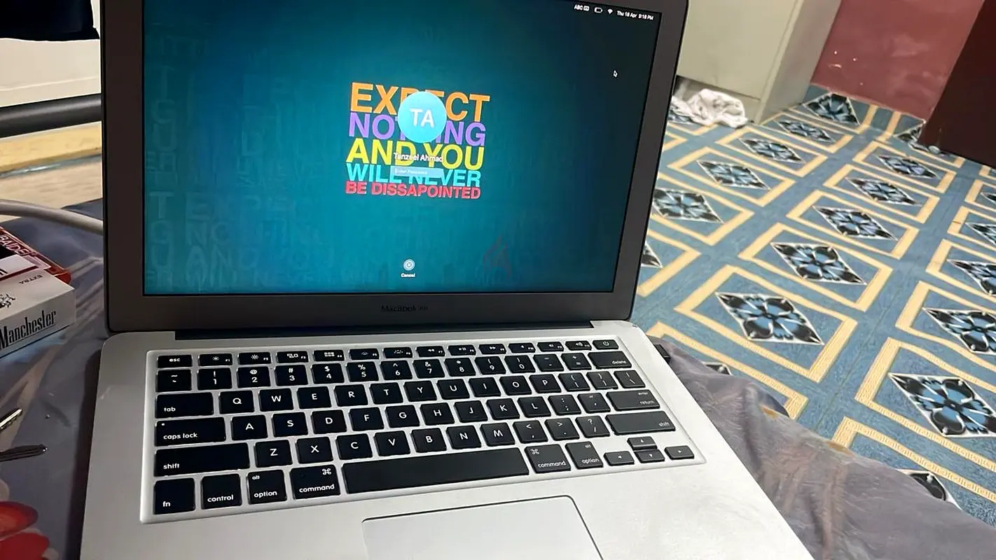 MacBook Air63255534730114114