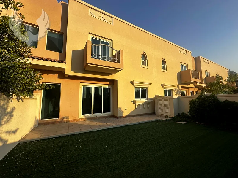 شريط باركواي | تاون هاوس من 4 غرف نوم | الحياة بجانب ملعب الجولف63219799602306111