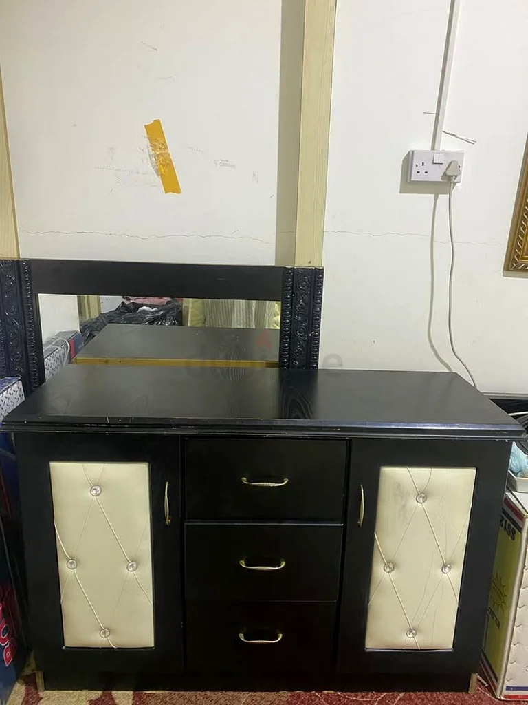 Modern Black Dressing Table with Large Mirror, 3 Drawers  Two Spacious Side Compartments632193395079711113
