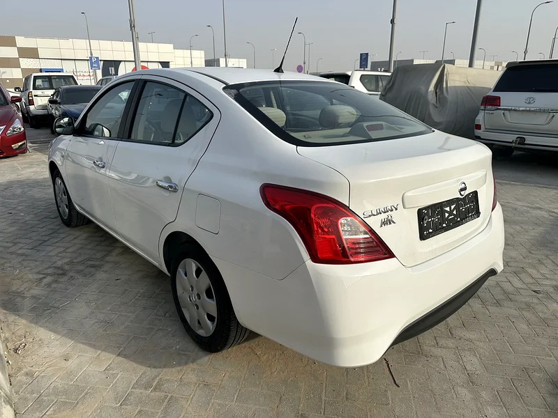 نيسان صني موديل 2022 خليجي بحاله ممتازه صبغ وكاله63167094269059113