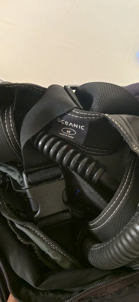 Oceanic Scuba BCD / 2 Fins63241659297537111