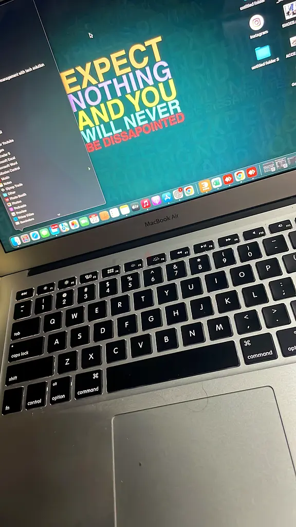 MacBook Air63255534730114116