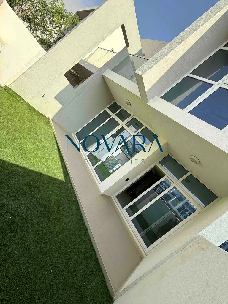 GENUINE RESALE | Rented | 3B | SPACIOUS LAYOUT RRM | UNFURNISHED | Back to Back63186231661697114