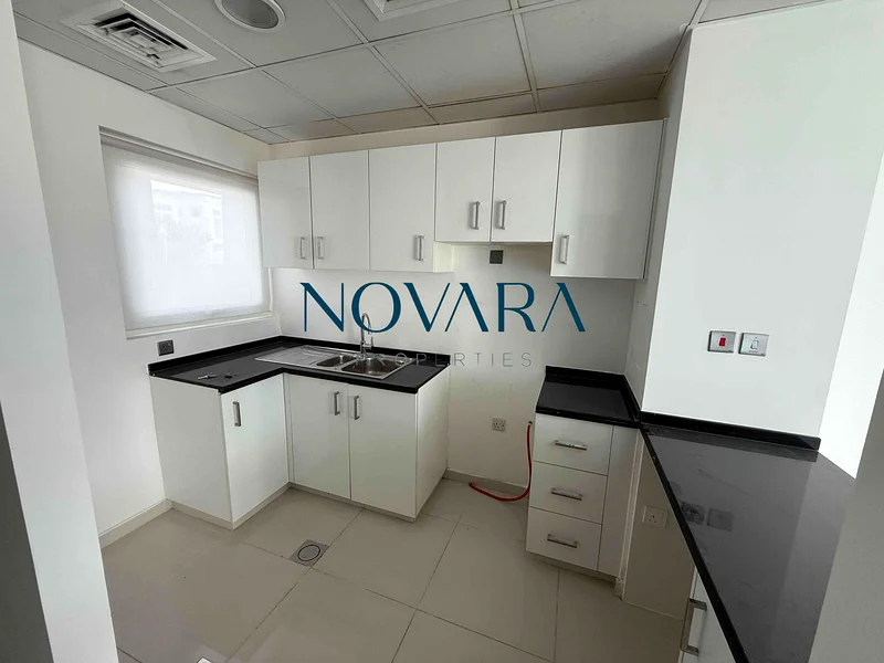 GENUINE RESALE | Rented | 3B | SPACIOUS LAYOUT RRM | UNFURNISHED | Back to Back63186231661697111