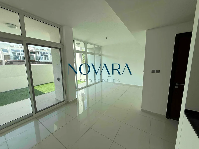 GENUINE RESALE | Rented | 3B | SPACIOUS LAYOUT RRM | UNFURNISHED | Back to Back63186231661697112