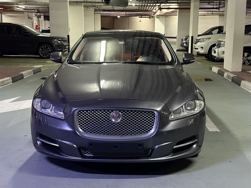 جاكوار XJL 2015، حالة ممتازة، مناسبة للخليج63176617551107111