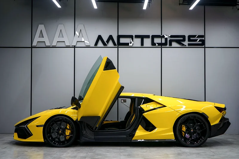 LAMBORGHINI REVUELTO GCC / 5 YEARS WARRANTY + SERVICE CONTRACT63155552599939110