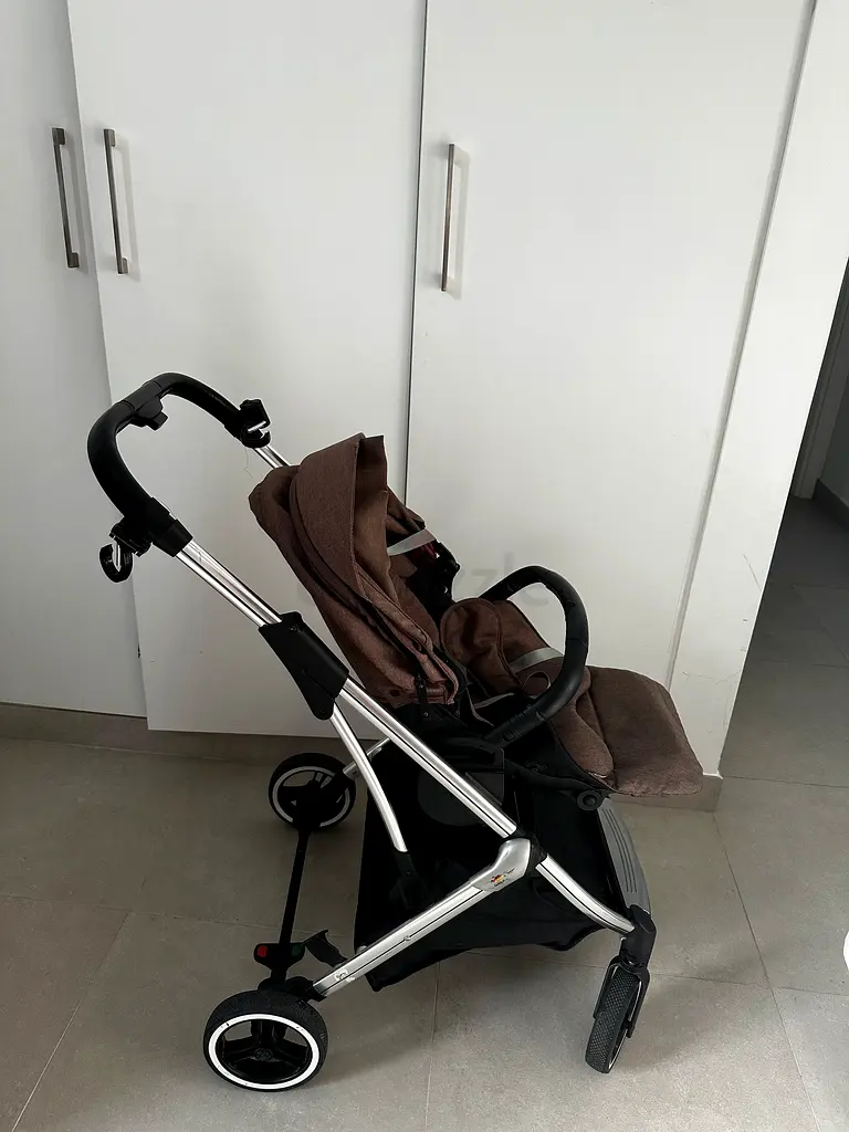 Stylish Stroller for Your Little One!