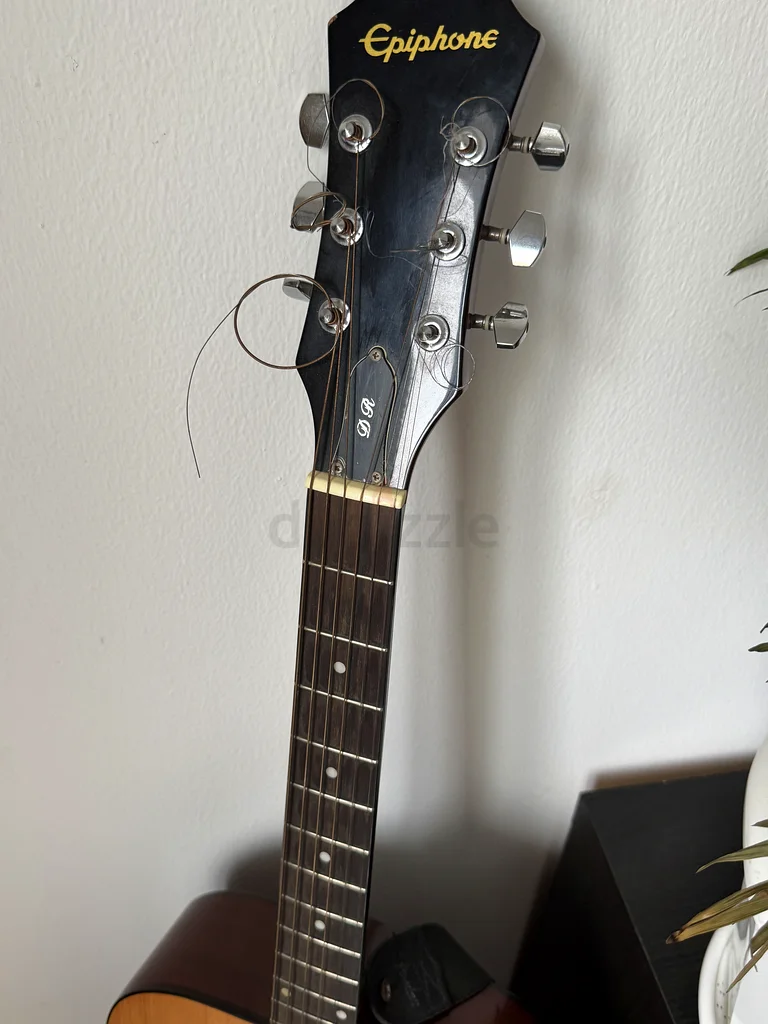 Classic Acoustic Guitar - Great Sound and Versatile Playability!63201681412355114