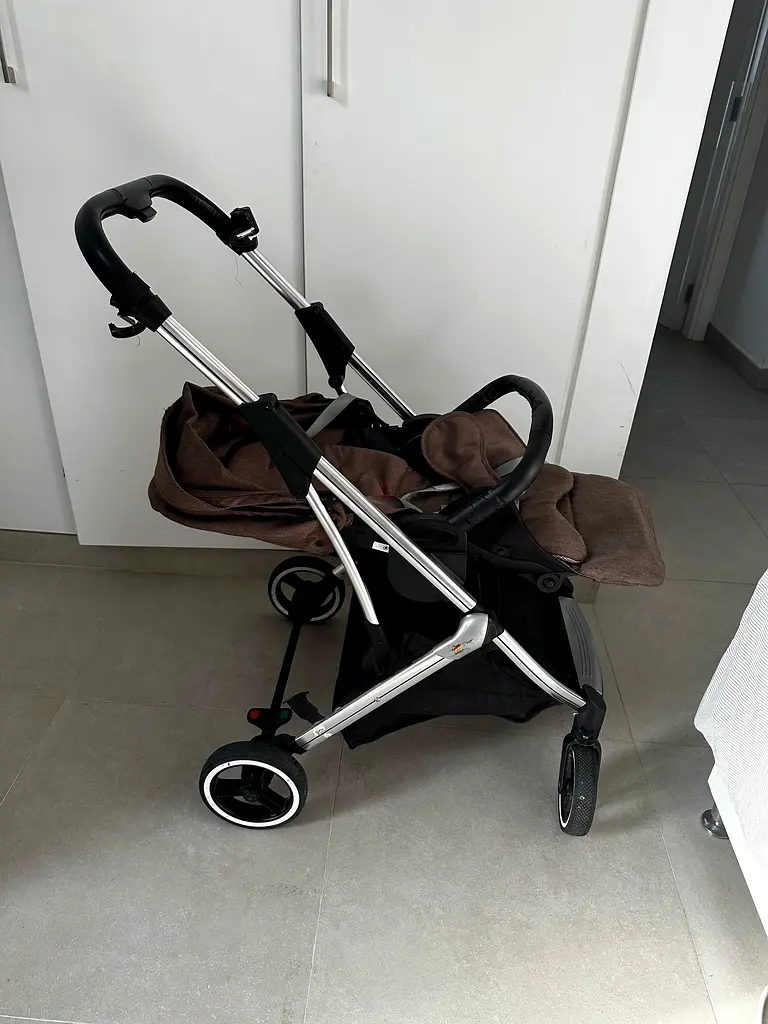 Stylish Stroller for Your Little One!63204850825859113