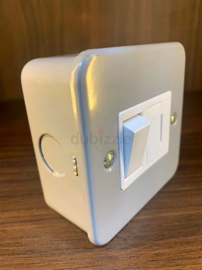 Sleek White Electrical Switch - Brand New Condition!63257626100482111