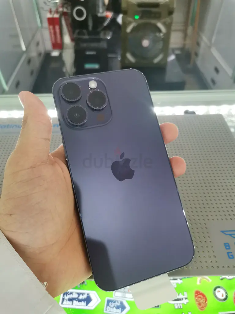 آيفون جديد 14 برو ماكس 256 جيجابايت، معتمد من Apple Care+ لم يُستخدم بعد (غير مفعل)، من آبل مباشرةً