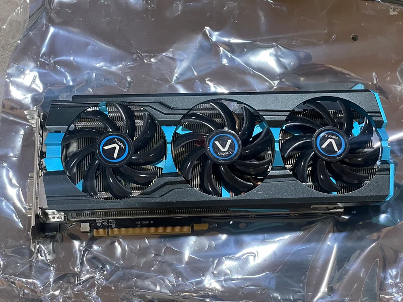 BROKEN - R9 280X Vapor-X Tri-X632571163489291125