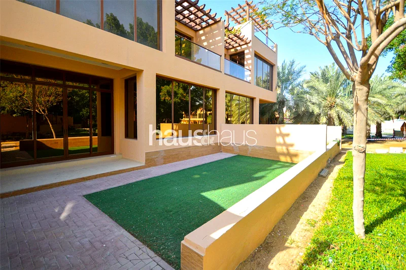 4 Bed + Maids | Pool Backing | Skyline View63239561900547111