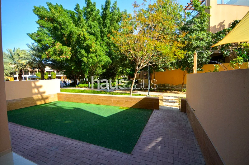 4 Bed + Maids | Pool Backing | Skyline View63239561900547112