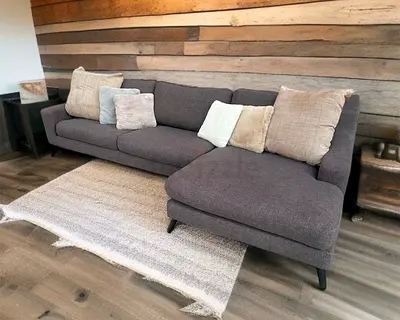Stylish Modern Sectional Sofa with Chic Cushions