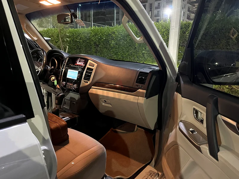 Selling my Mitsubishi Pajero 2017 82k Kms, 3rd Owner, GCC Specs, Family car, excellent condition63154164708099114