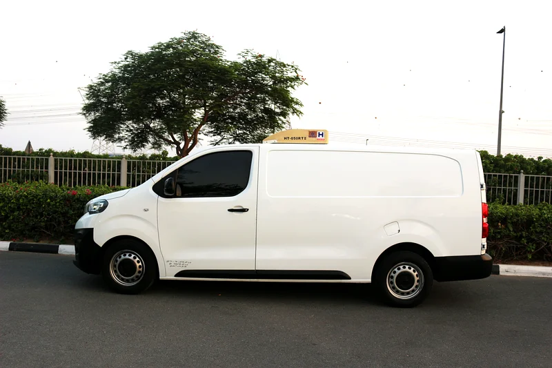 Peugeot Expert 2023 van with chiller full automatic diesel63175702048003113