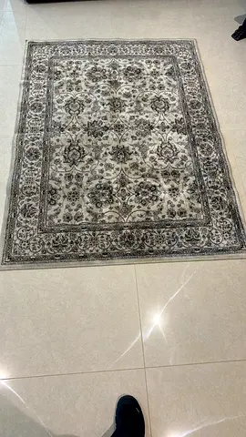 Elegant Middle Eastern Rug for Sale - Perfect for Any Home!