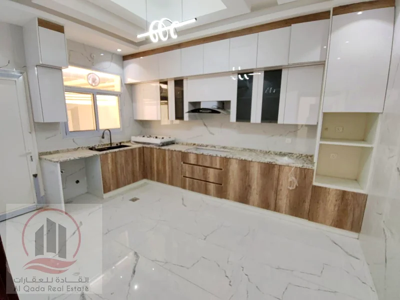 فيلا فسيحة مكونة من 5 غرف نوم في حي الياسمين 1 للإيجار63304726294658111