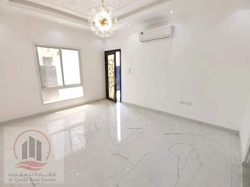 فيلا فسيحة مكونة من 5 غرف نوم في حي الياسمين 1 للإيجار63304726294658113