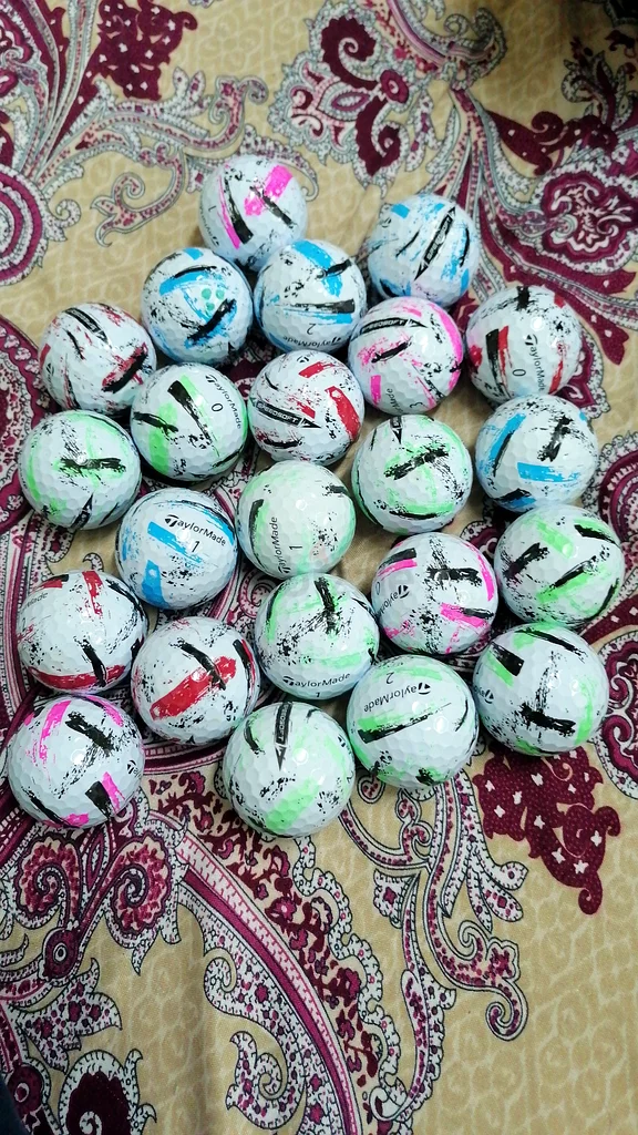 كُرات جولف مستعملة ماركات مختلطة معروضة للبيع62864711486083114