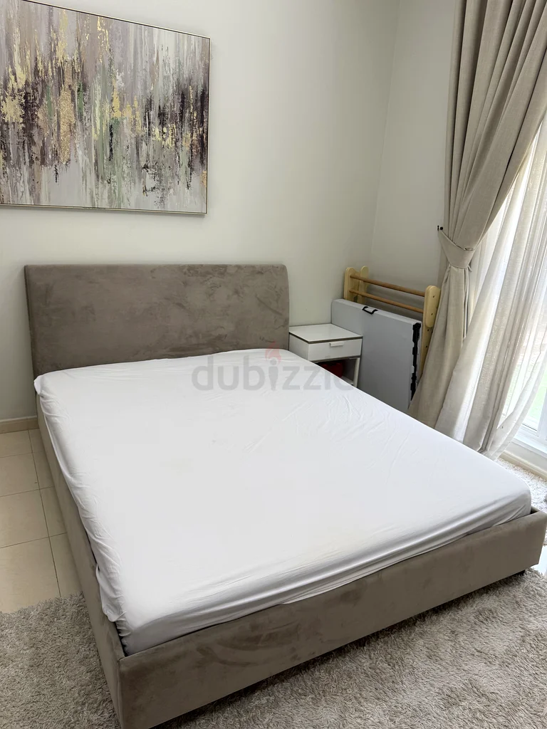 Stylish and Comfortable Queen Bed with Modern Design from The One, bought for 2900 DHS63221849110275110